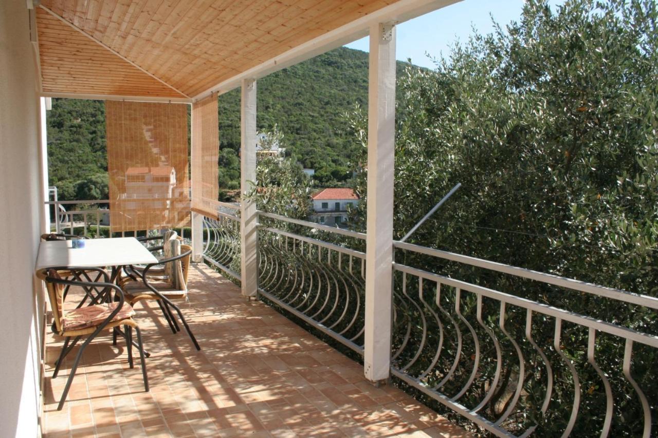 Apartment Zarace - Gdinj 4598A Экстерьер фото