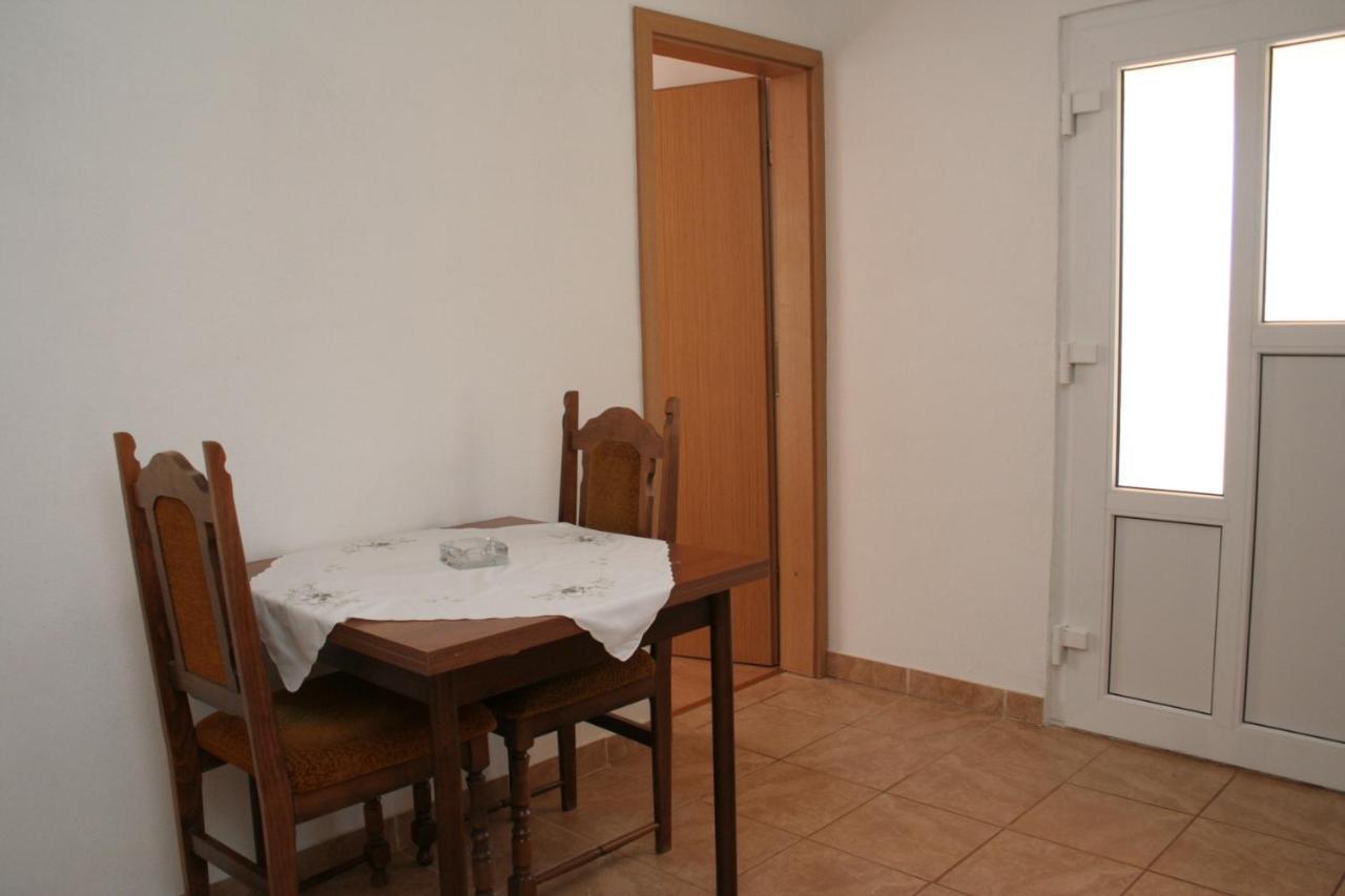Apartment Zarace - Gdinj 4598A Экстерьер фото